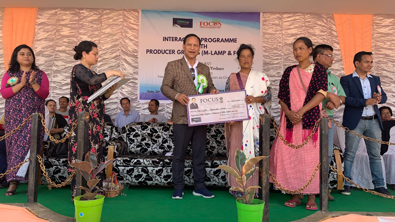Shri. Comingone Ymbon distribute cheques to 175 producers group falling under Laskein C and RD 25.04.2022