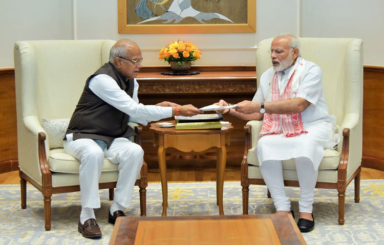 Meghalaya Governor, Shri Banwarilal Purohit called on Prime Minister of India, Shri. Narendra Modi to brief him on the flood situation in North East